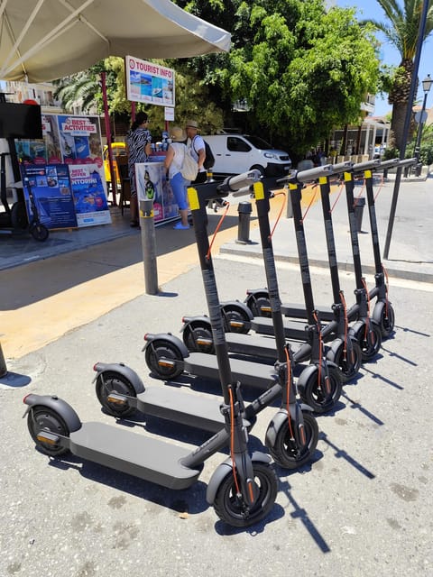 Rethymno: e-Scooter tour on the old and new town - Starting at the marina and Venetian harbor