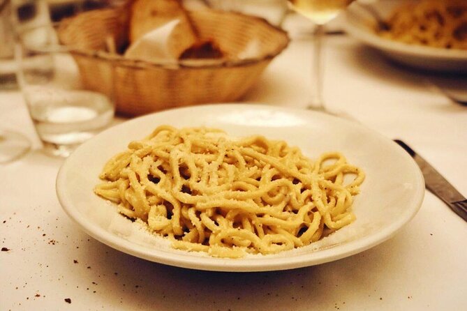 Roma Vespa Tour & Traditional Roman Food and Extras - A Pantheon pause with gelato