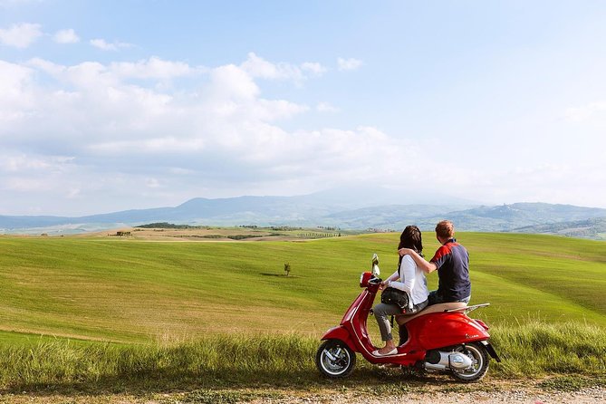 Romantic Vespa Tour and Wine Tasting - A Vespa ride through the Val d’Orcia