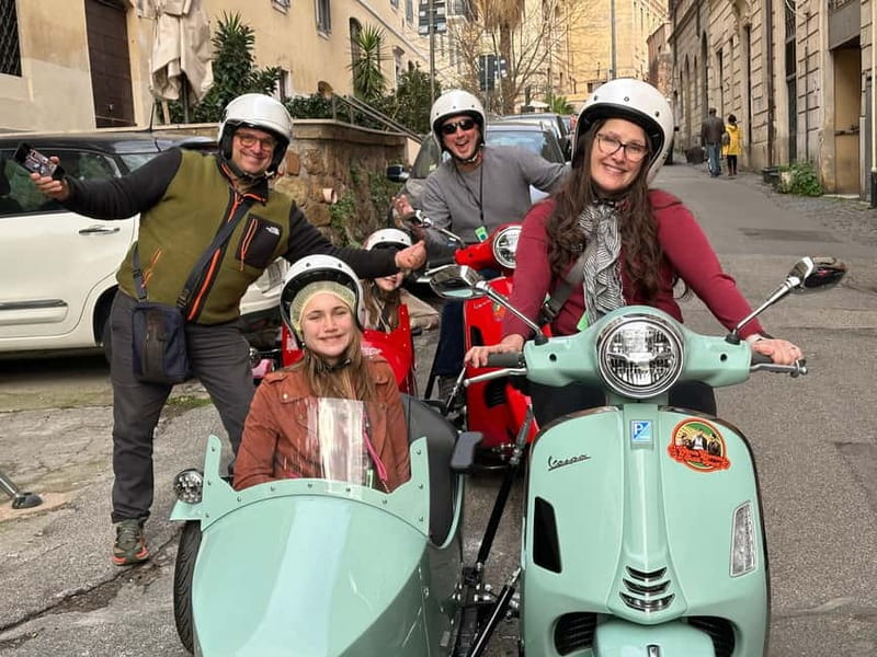 Rome 1.5 hours Private tour in Vespa Sidecar vintage style - Five details that shape the experience