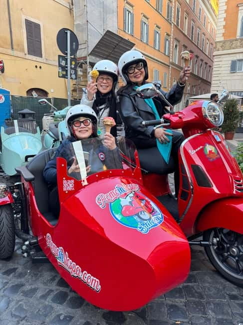 Rome 1.5 hours Private tour in Vespa Sidecar vintage style - Starting in Trastevere at Via Luigi Santini 2