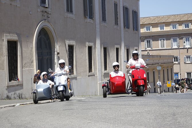Rome 3 hours Vespa Sidecar Private Tour with Gelato - Piazza Venezia and the Quirinal Palace
