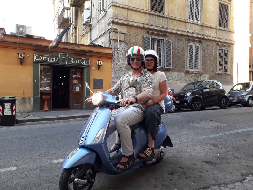 Rome by night on Vespa - Starting at Vicolo di S. Nicola de Cesarini