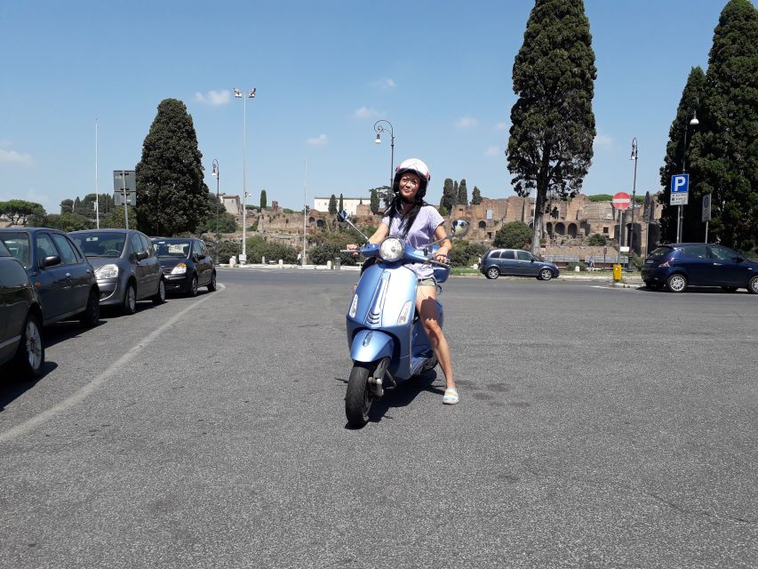 Rome by night on Vespa - The Pantheon, Piazza Navona, and the Renaissance city