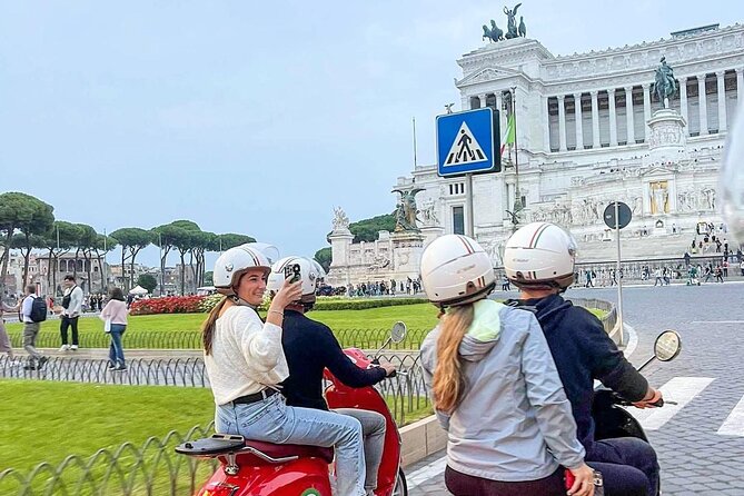 Rome by Vespa: Classic Rome Tour with Pick up - A pause in Testaccio for coffee or gelato