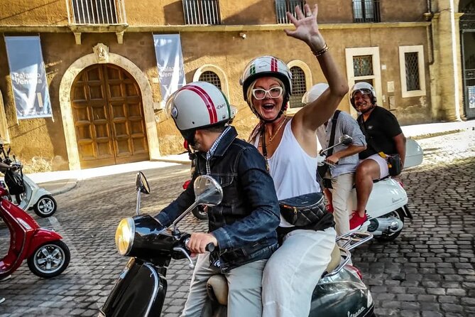 Rome by Vespa: Classic Rome Tour with Pick up - Starting at Piazza Venezia and the ancient center