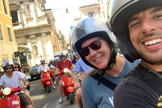 Rome by Vespa – Vespa Tour with Local Guide Francesco - Cruising through Trastevere