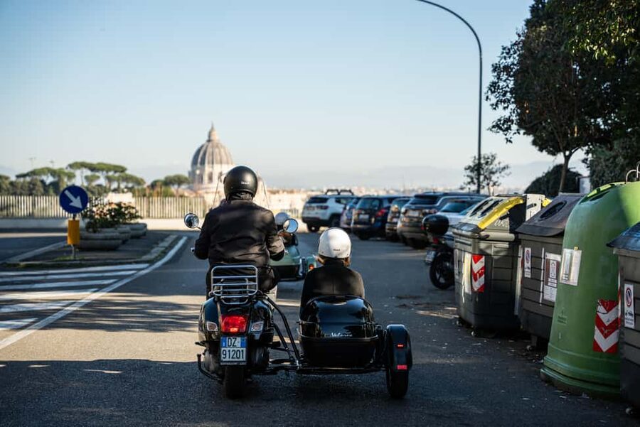 Rome: Evening Vespa Sidecar City Tour - Piazza Venezia and Rome’s grand center