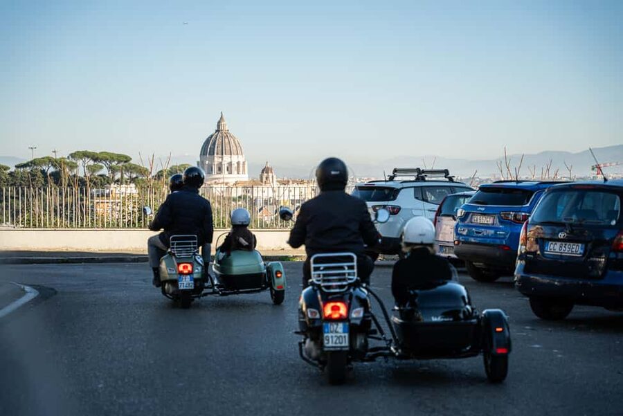 Rome: Evening Vespa Sidecar City Tour - A proper pause in Trastevere
