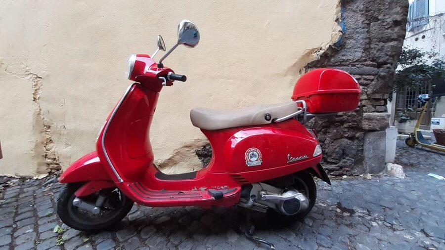Rome: Half-Day Tour by Vespa with Driver - Bocca della Verità and the Roman Holiday connection