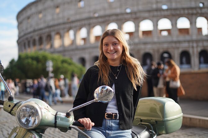 Rome: Lizzie McGuire Experience with Vespa Tour - Rome by Vespa, with a driver in charge