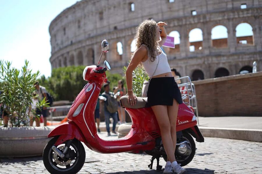 Rome: Night Photography service by Vespa with Aperol Spritz - Key points to know before you book