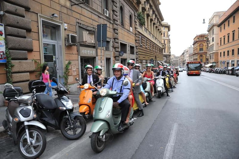 Rome: Nighttime Vespa Rental - Campo de Fiori and the evening changeover