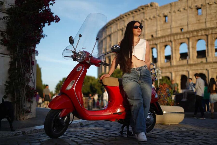 Rome: Photography Service by Vespa Scooter - Trastevere from the back of a Vespa