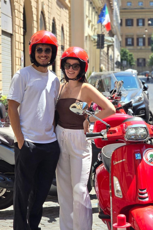 Rome: Vespa 125cc Daily rental ( Rome Termini & Vatican ) - Why a Vespa changes your Rome sightseeing day