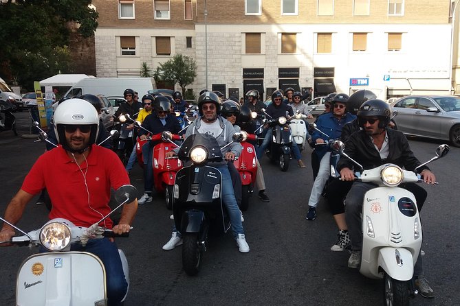 Rome Vespa Grand Tour - Piazza Venezia connects old and modern Rome