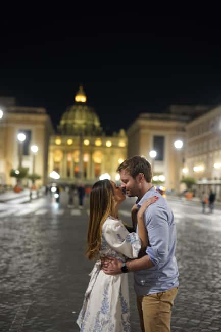 Rome: Vespa Night Experience with Aperol Spritz & Photos - Why Rome Works So Well After Dark