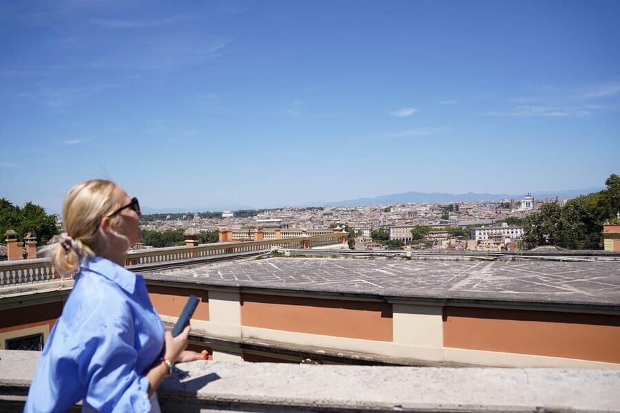Rome: Vespa Ride with Pictures and Sweet Tastings - Starting points in central Rome