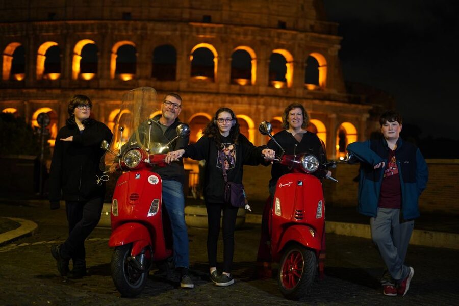 Rome: Vespa Scooter Night Tour with Pro Photographer service - Safety, comfort, and who should skip it