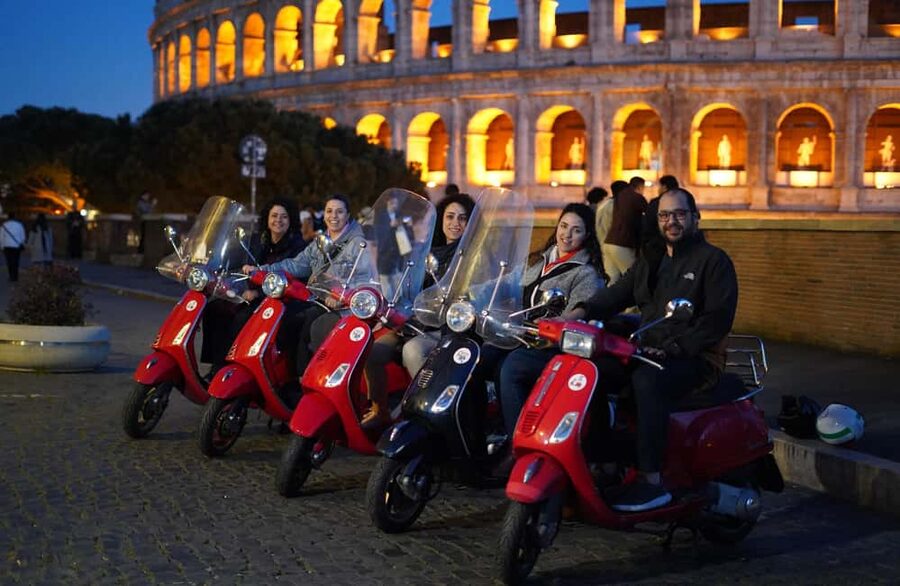 Rome: Vespa Scooter Night Tour with Pro Photographer service - Janiculum Hill: the best pause of the evening