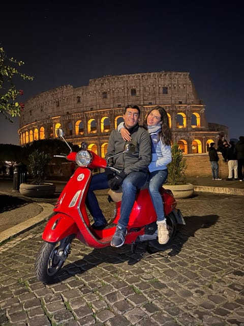 Rome: Vespa Tour & Professional Photoshoot - Circus Maximus from the road