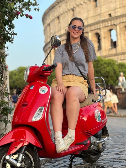 Rome: Vespa Tour & Professional Photoshoot - Trastevere and Castel Sant’Angelo