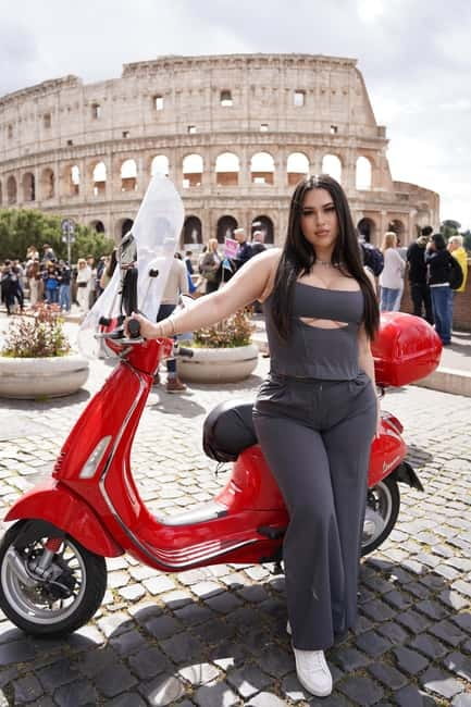 Rome: Vespa Tour with Hidden Gems and Driver - What the driver-led format feels like