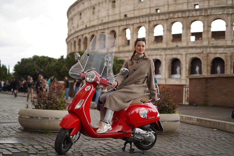 Rome: Vespa Tour with Photo services Small‑Group Highlights - Key points at a glance