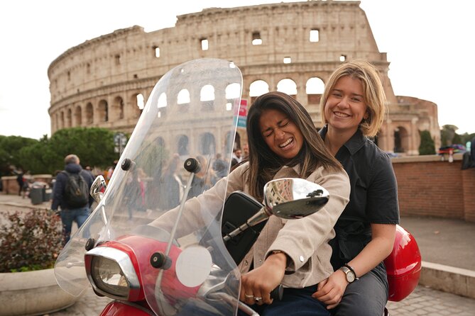 Rome: Vespa Tour with Photographer and Tiramisu treat - Fontana dell’Acqua Paola