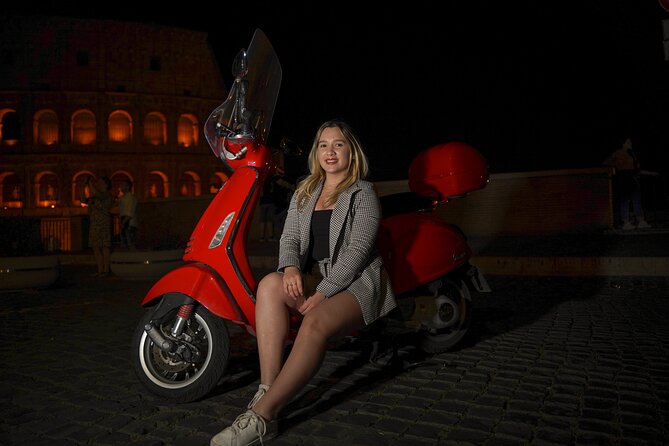 Rome: Vespa Tour with Photographer and Tiramisu treat - Finishing at Piazza Navona