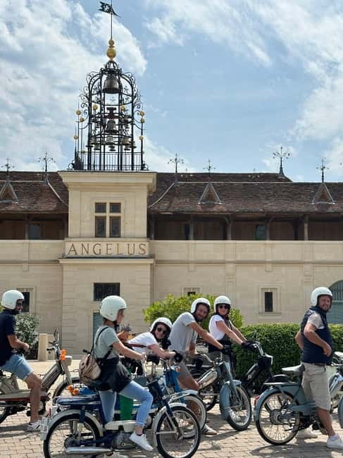 Saint-Emilion: Vintage moped rides and tours - What the $104 price really covers