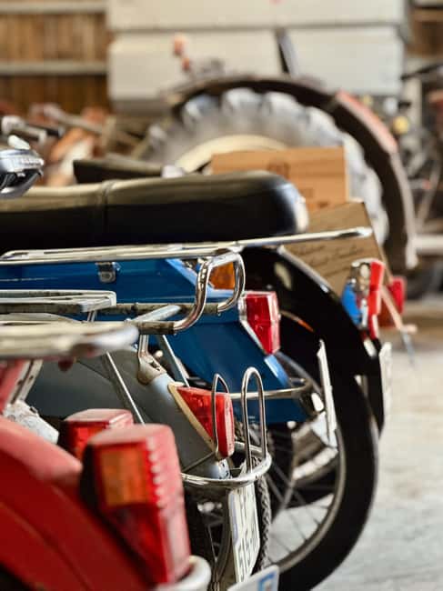 Saint-Emilion: Vintage moped rides and tours - Who should book this experience