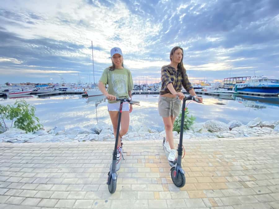 Santa Marta: Scooters Rental - Starting at Tienda Pater King beside Casa del Rio