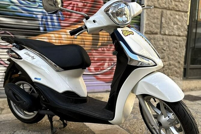 Scooter and Motorbike Rental to Explore Mallorca - Using the scooter around Palma