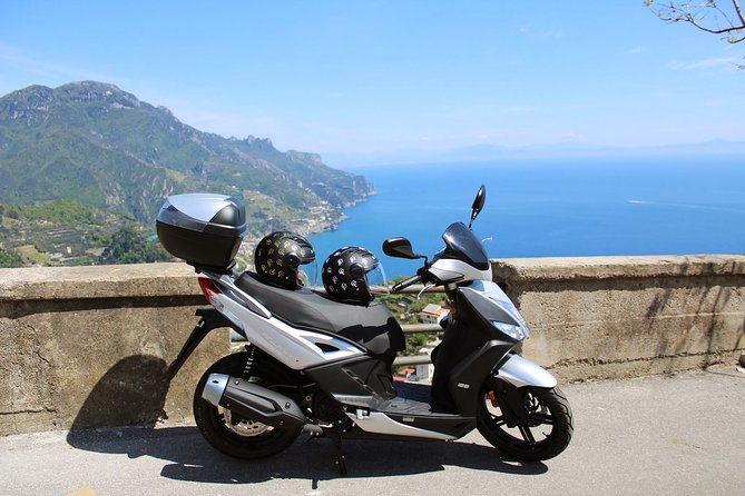 Scooter rental on the Amalfi Coast - Collecting the scooter and getting set up