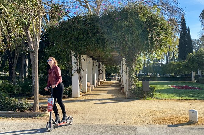 Scooter tour in Seville - The Giralda and the old center