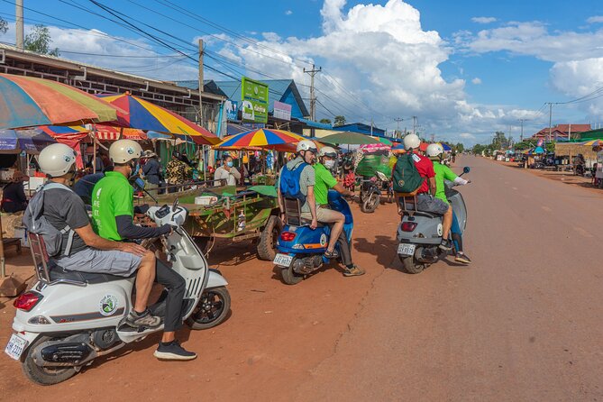 Siem Reap Countryside Sunset Vespa Tour / Tuk Tuk Available - Wat Po Banteaychey and the countryside route