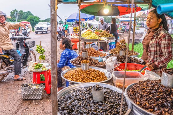 Siem Reap: Evening Foodie Vespa Tour / Tuk Tuk Available - Long’s Bar provides a relaxed finish