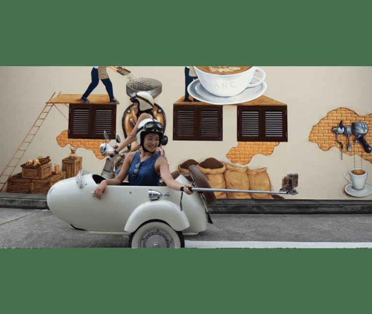 Singapore: Kampong Glam & Civic District Vespa Sidecar Ride - From the Civic District to the National Gallery