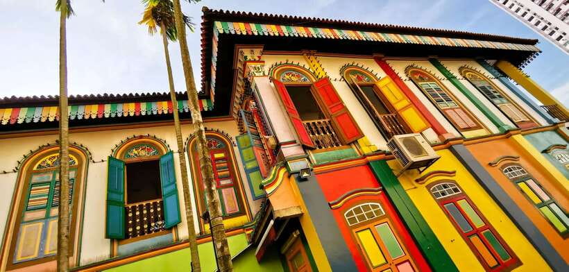 Singapore: Street Food & Ethnic Quarters Kick Scooter Tour - Old lanes, temples, and Singapore’s mixed past