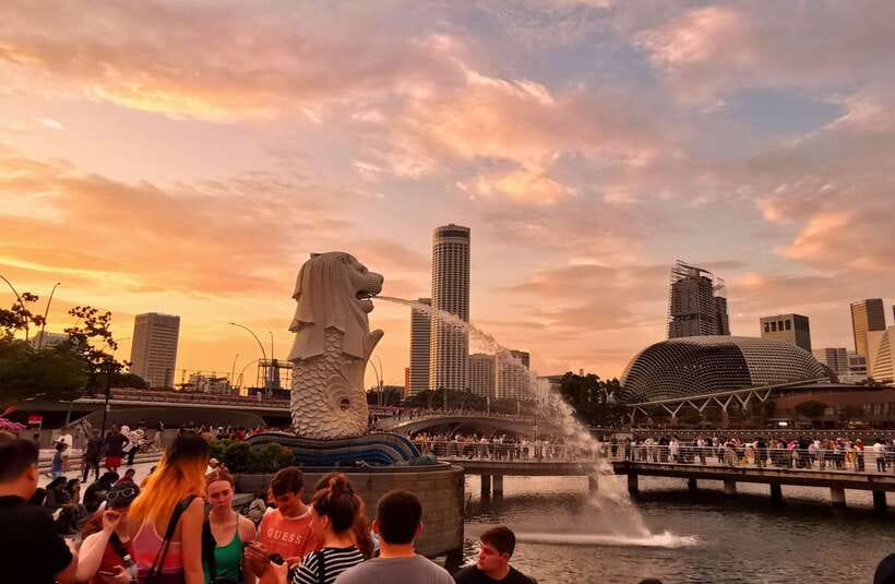 Singapore: Sunset City Tour by Kick Scooter - From museums to Singapore’s oldest church