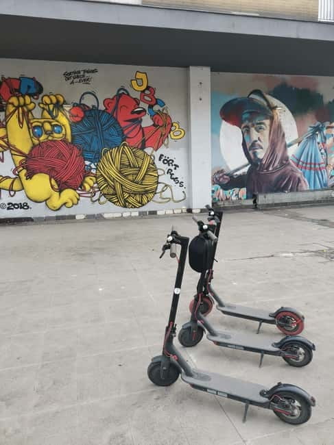 Street Art E Scooter tour - A short break in the middle