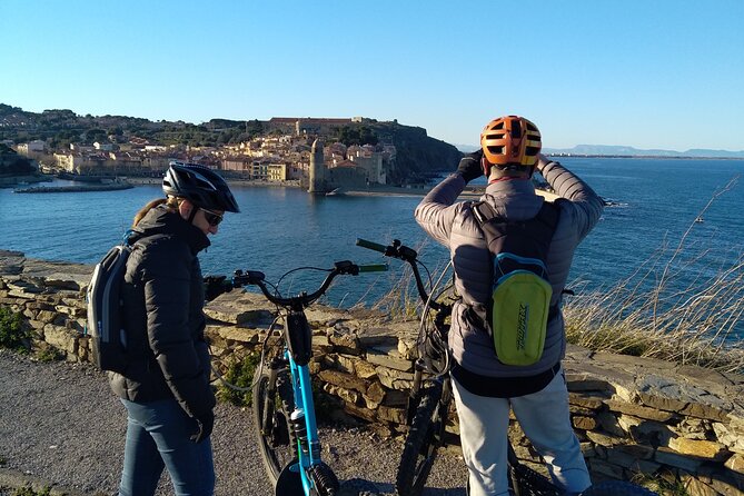 The Collioure Tops on Electric Scooters - The orientation table near the Tour de la Madeloc