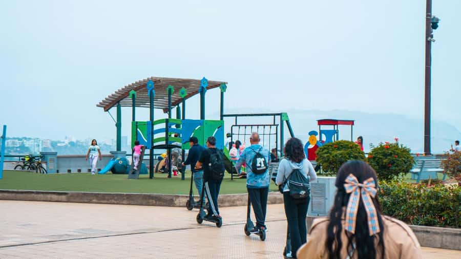 Tour Panorámico en Miraflores en Scooter Eléctrico - What the $50 price really gives you