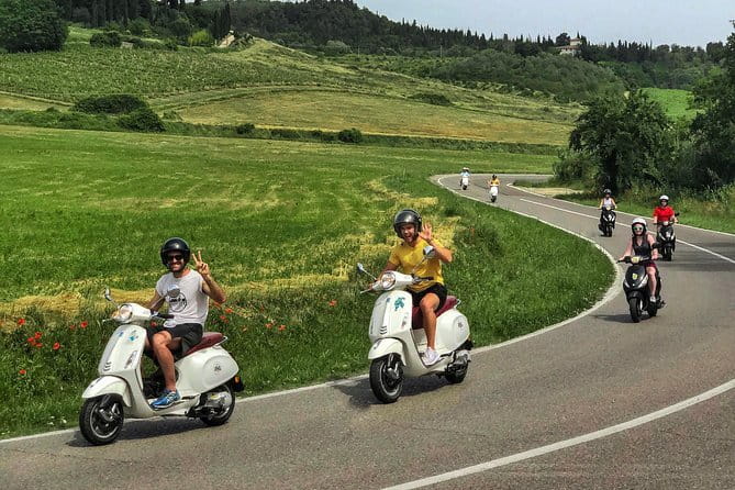 Tuscany Sunset Vespa Tour - Tasting Chianti wine and extra virgin olive oil