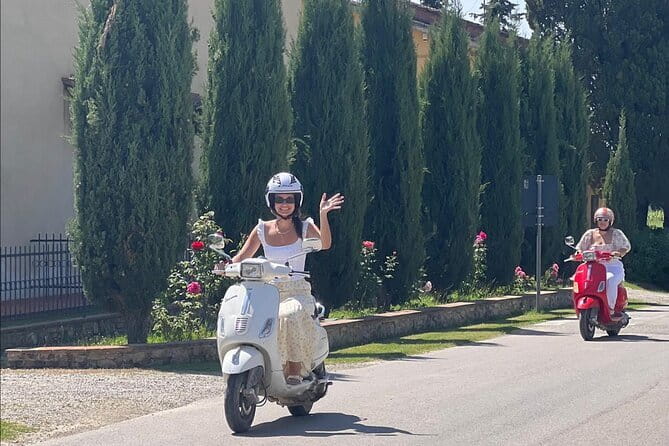 Tuscany Sunset Vespa tour with Dinner at a Chianti Winery - What riding the Vespa is really like