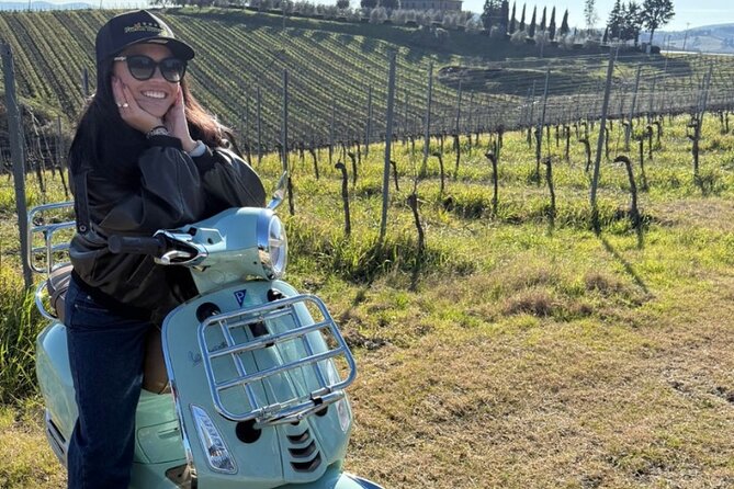 Tuscany Vespa Tour with Lunch and Wine Tasting in Chianti Area - San Gimignano and its famous towers