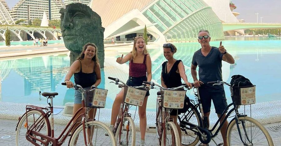 Valencia: Private City Tour on Bike,E-Bike&E-Scooter - Torres de Serranos and Valencia’s medieval gateway