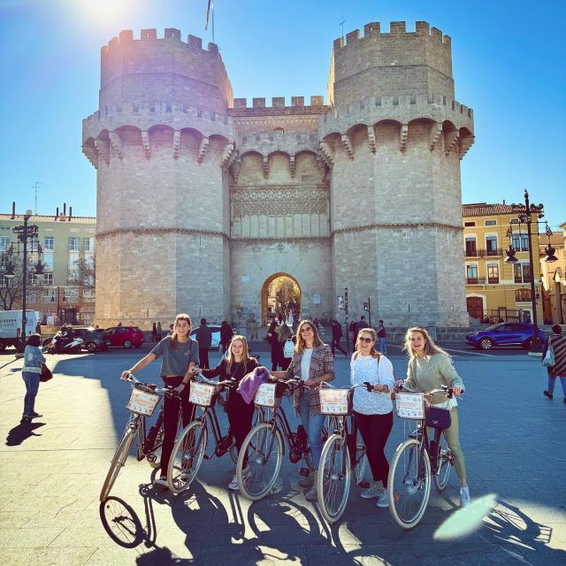 Valencia: Private City Tour on Bike,E-Bike&E-Scooter - Turia Park follows a former riverbed
