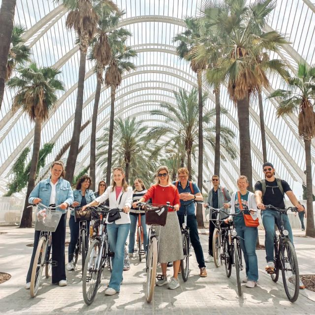 Valencia: Private City Tour on Bike,E-Bike&E-Scooter - The City of Arts and Sciences brings the visual drama